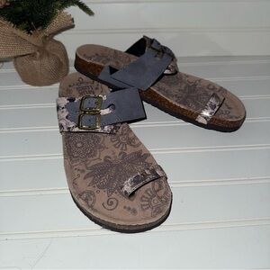 Muk Luks Snadals